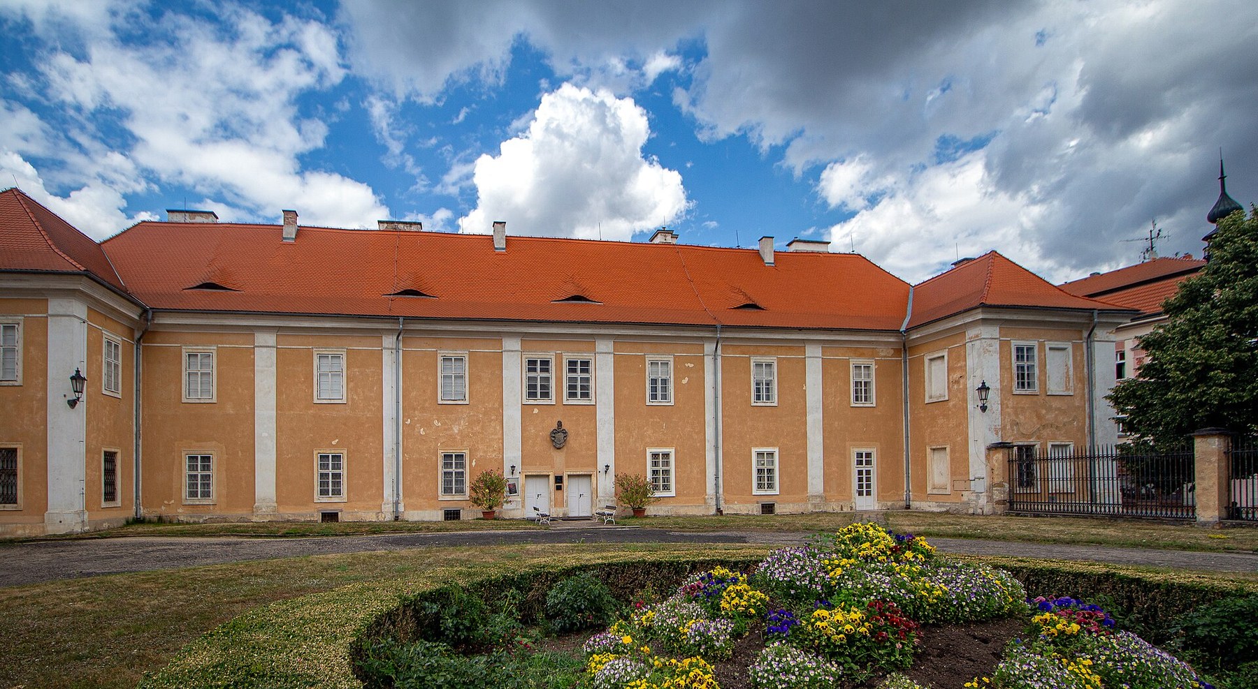 Křídlo duchcovského zámku